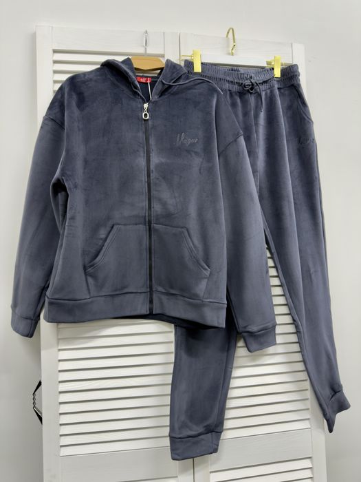 Теплий костюм з мікровельвету