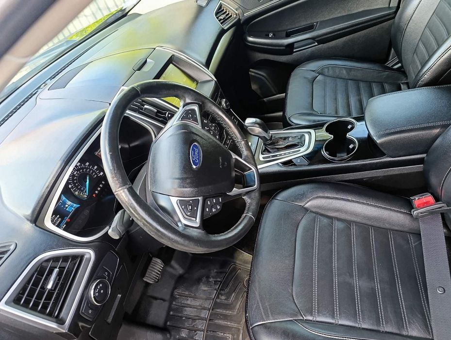 Ford Edge 2015 рік