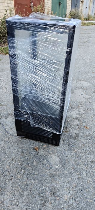 Продам холодильную витрину GoodFood RT78L-B (б/у)