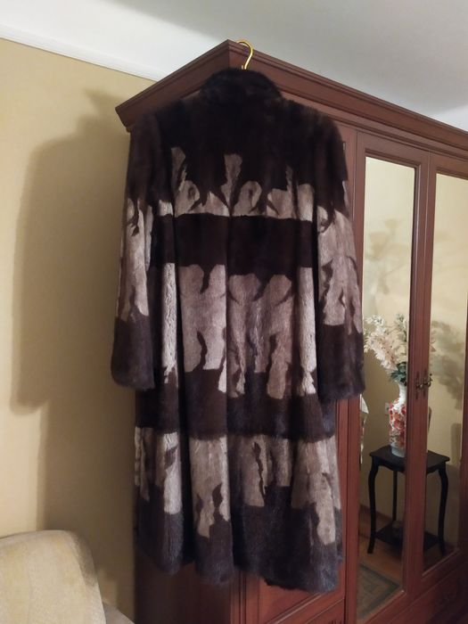 Шуба из высококачественной норки .