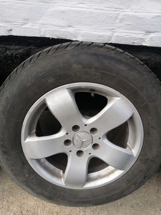 Продам диски та резину 235х60R16
