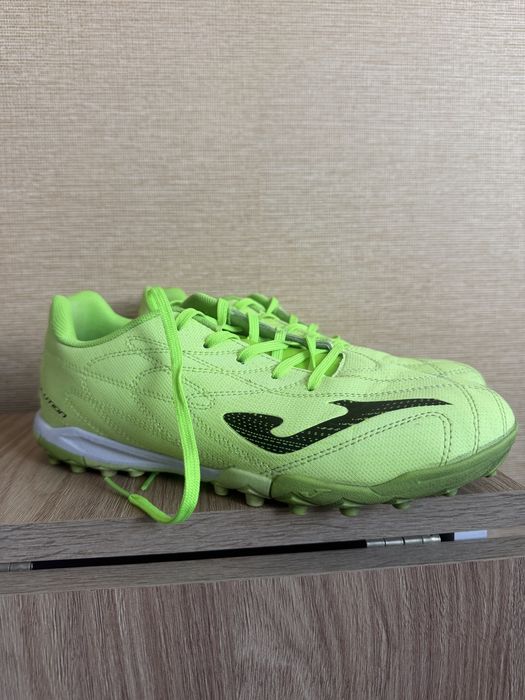 Продам сороконіжки Joma