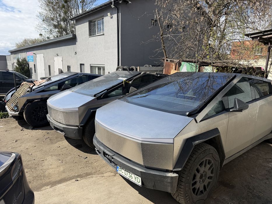 Tesla під ключ Львів | Батарея / Прошивка / ДТП