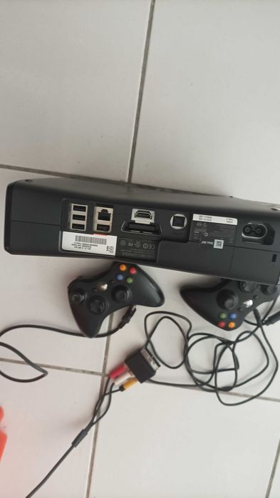 Xbox360, 2 comandos+7 jogos