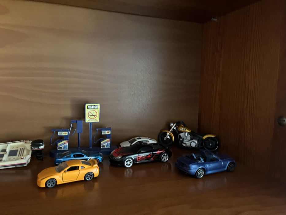 Carrinhos e motas