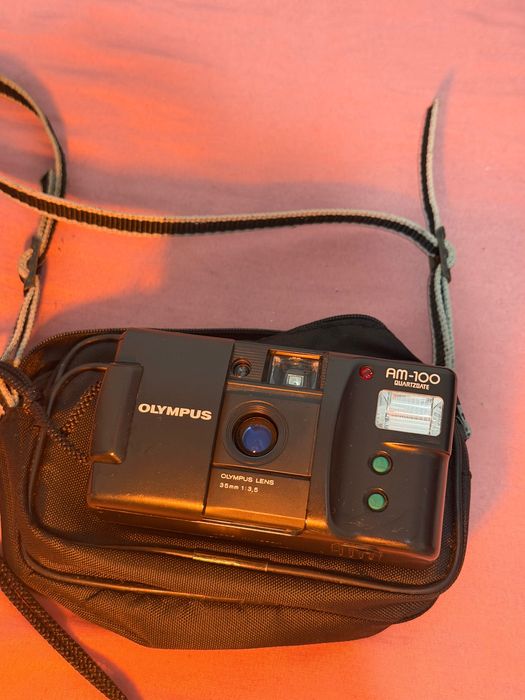 Câmera Analógica Olympus AM100 QuartzDate