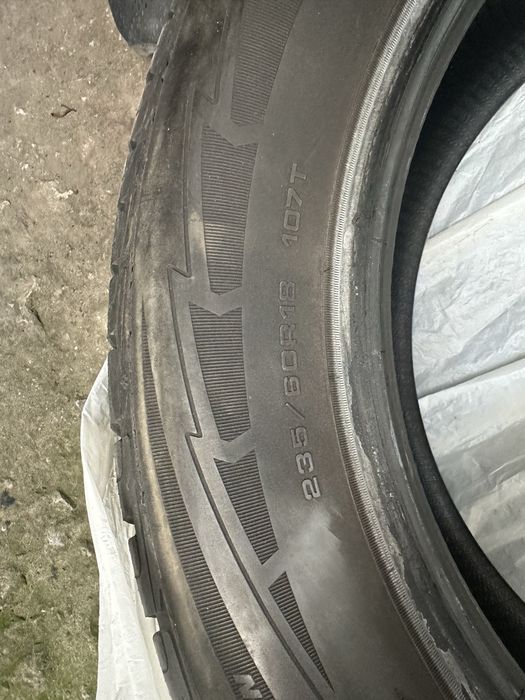 Шина зимова Goodyear 235/60/R18 19 рік