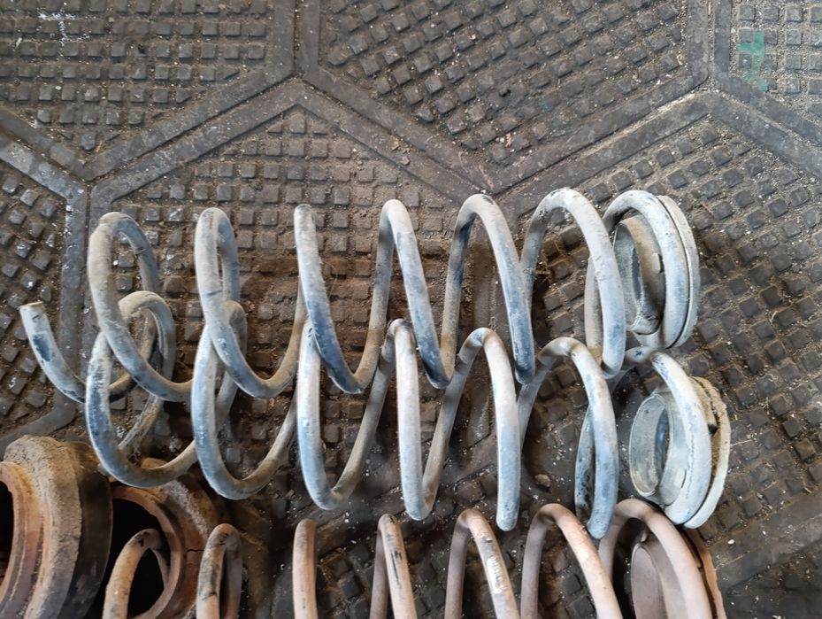 Пружины задние Шевроле Авео т 250. Пружины  вида Разборка Авео т 25