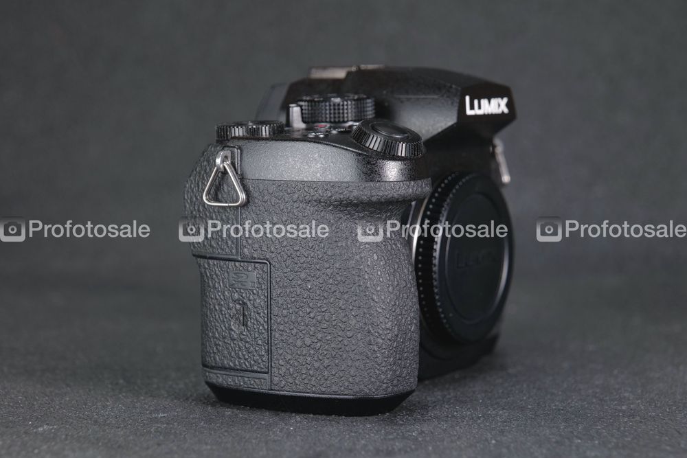 Фотоапарат Panasonic Lumix DC-G90