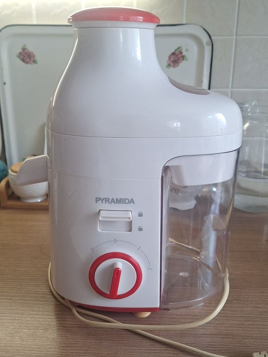 Соковижималка Pyramida