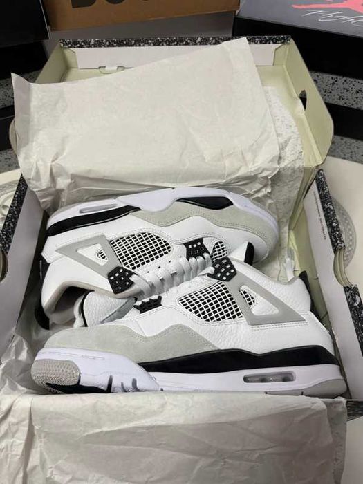 Jordan 4 retro Military black R.44
