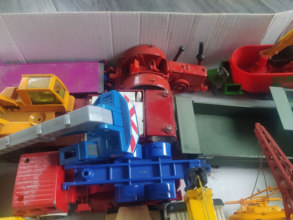 Zabawki siku matchbox welly majorette