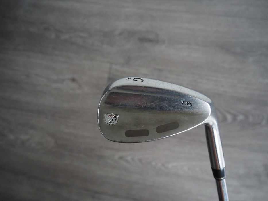 Kij do golfa Kuty Wedge Wilson Staff TW5 50° G-Wedge | True Temper Dynamic Gold | Golf Pride MCC