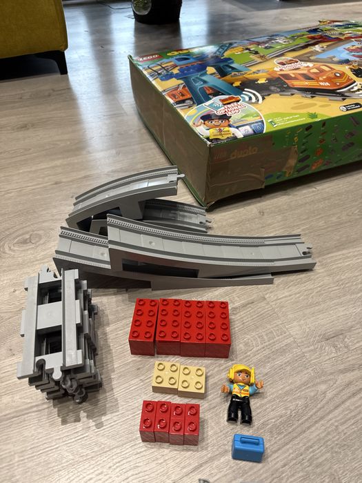 Lego Duplo pociag towarowy + 2 zestawy dodatkowych torów