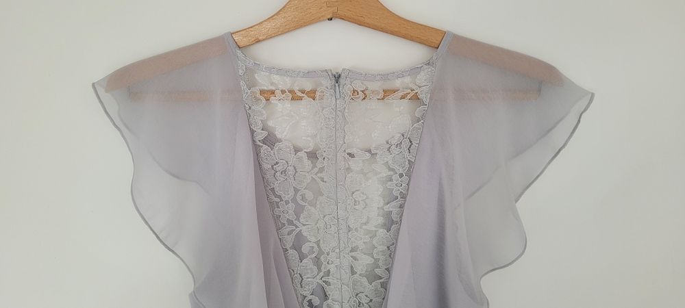 Sprzedam długą szarą suknię rozm.38