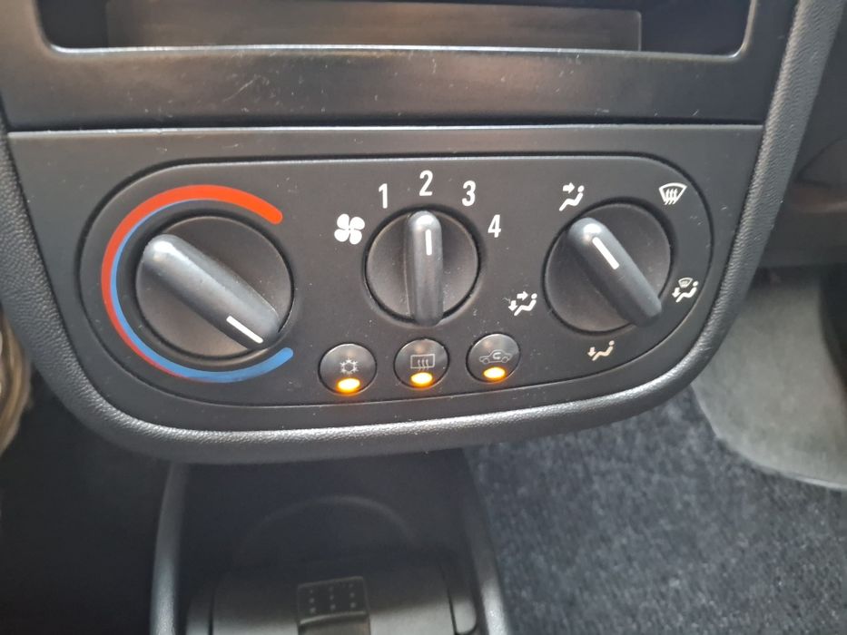 Opel corsa 1.300 cdti 2006