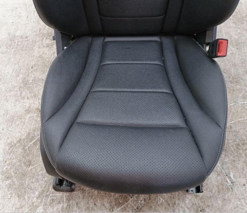 Mercedes glc X253 W253 wnętrze fotel fotele skóra kanapa boczek