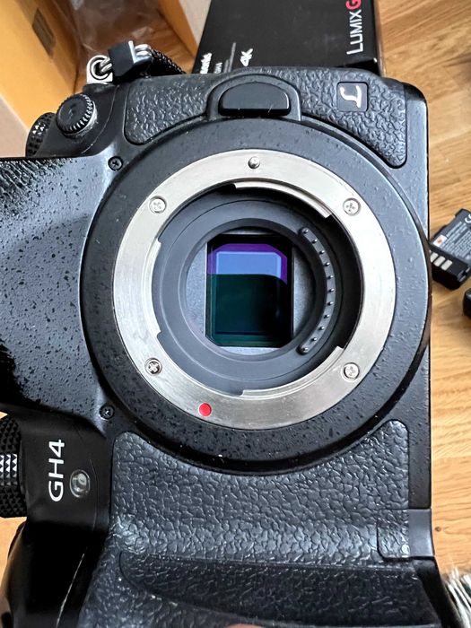 Камера Panasonic Lumix GH4 + об'єктив Olympus ZUIKO Pro 12-40 1:2.8