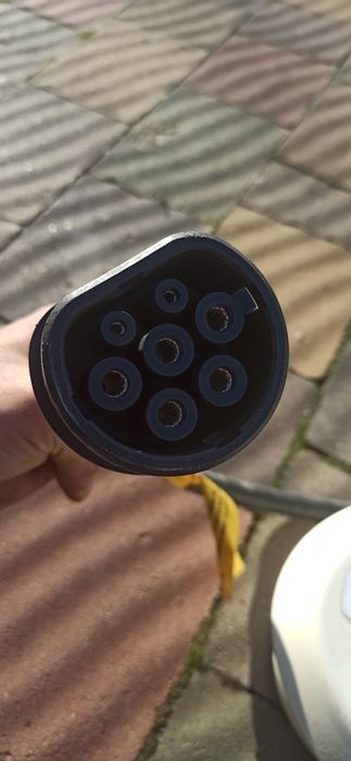 Зарядне до електроавтомобіля