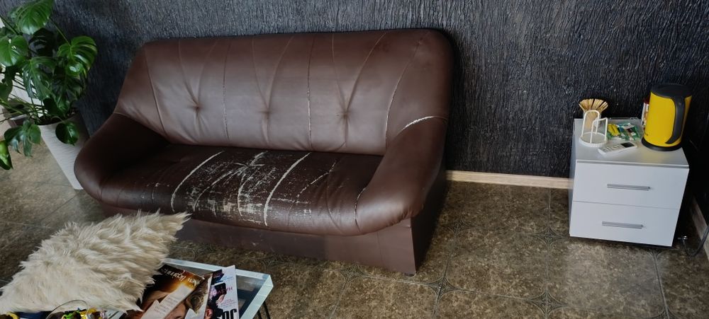 диван,стан на фото
