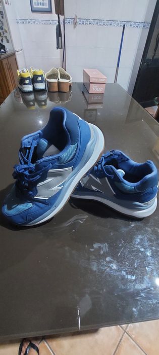 Sapatilhas NB praticamente novas . Número 38.