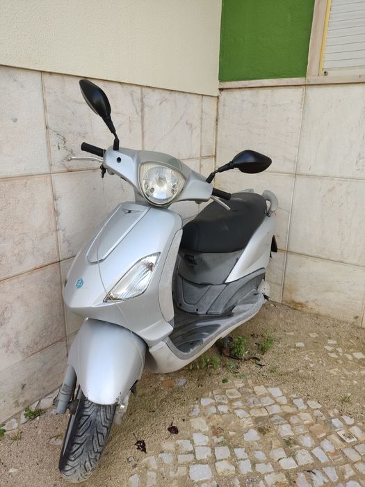 Moto Piaggio fly 50 - 2004