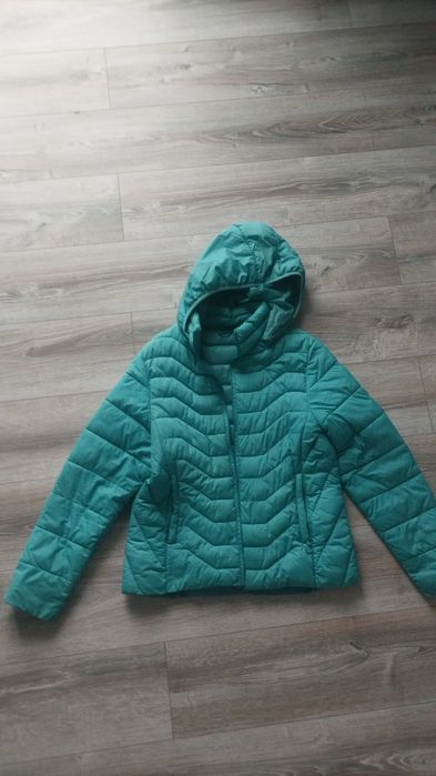 Продам осінню жіночу куртку