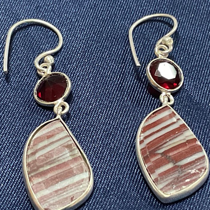 Brincos prata 925 medida 5 cm ,discrição abaixo