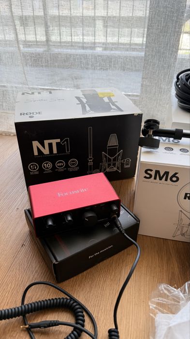 Rode NT1 Signature with Focusrite Scarlett 2i2 4th Gen