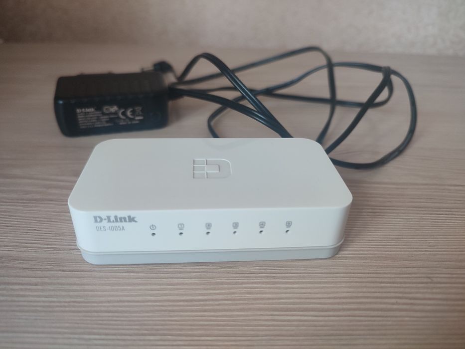 Сетевой коммутатор (мережевий комутатор) D-Link  DES 1005А