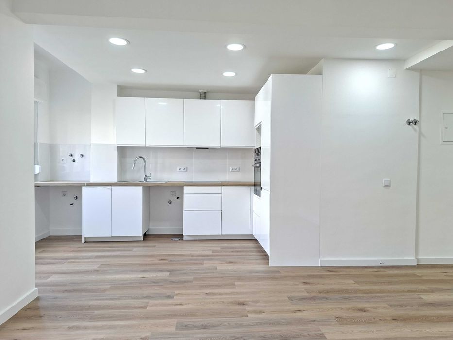 Apartamento T2 totalmente remodelado a 3 min. a pé da estação de Mem Martins