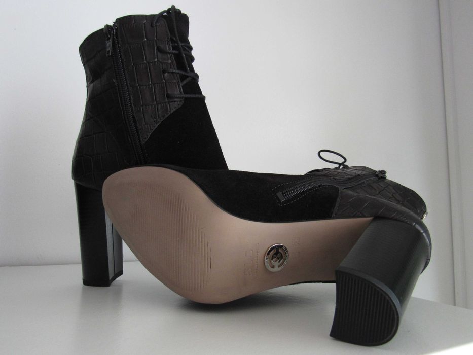 Botins SALSA tamanho 38, nunca usados.