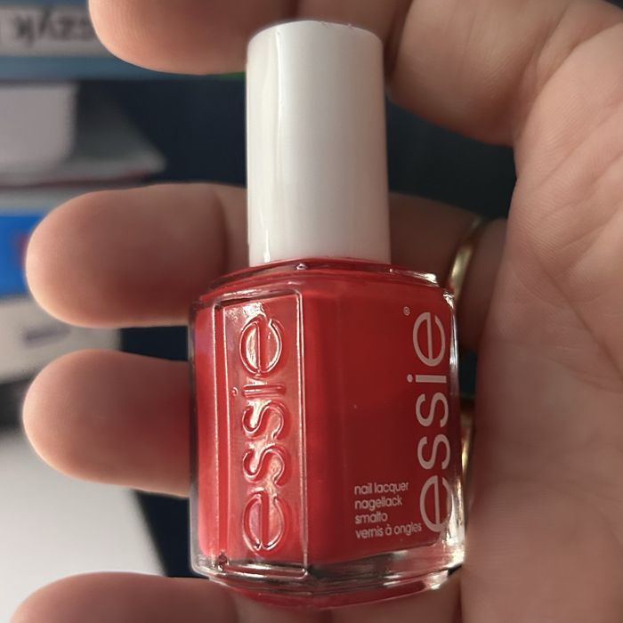 Essie lakier do paznokci 63