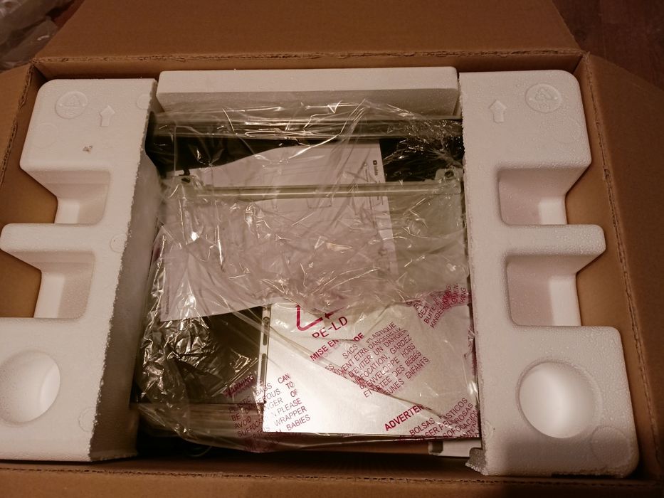 Nowa Kuchenka mikrofalowa Electrolux EMS4253TMK Grill