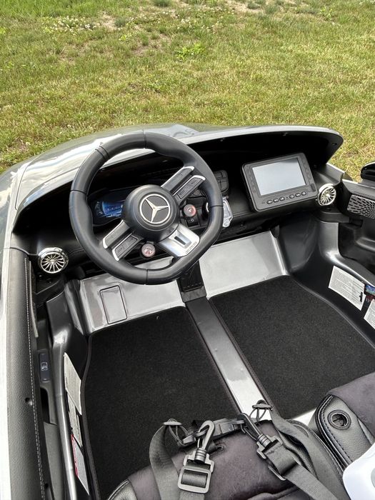 Auto Na Akumulator Mercedes GT63 AMG DK-GT63 24V LCD Szary Lakierowany
