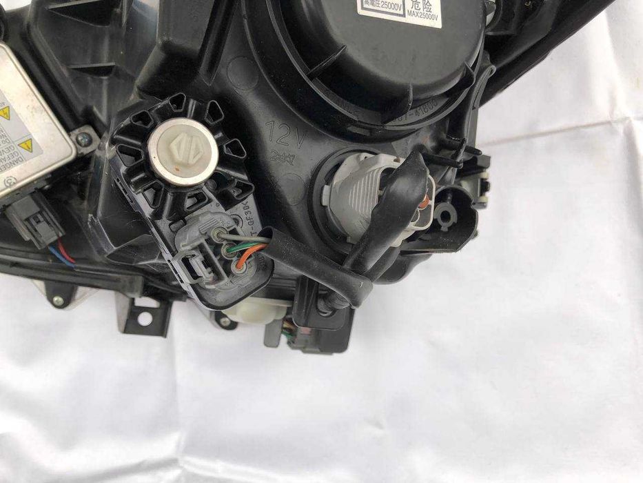 Фара Mazda 3 bm  права