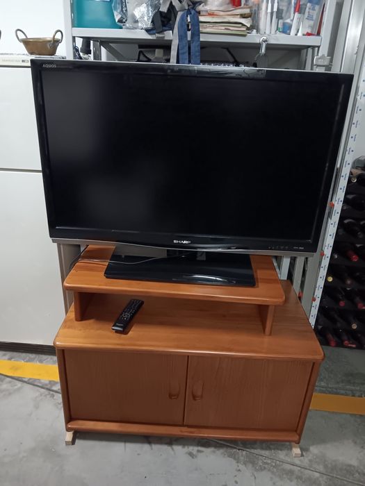 Aparador/móvel + TV