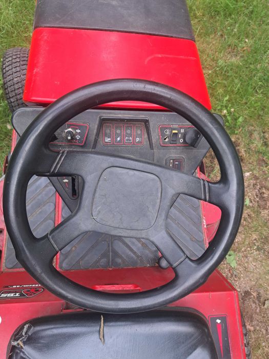 Traktorek do koszenia trawy Echo Trak A-18E Hydrostatic