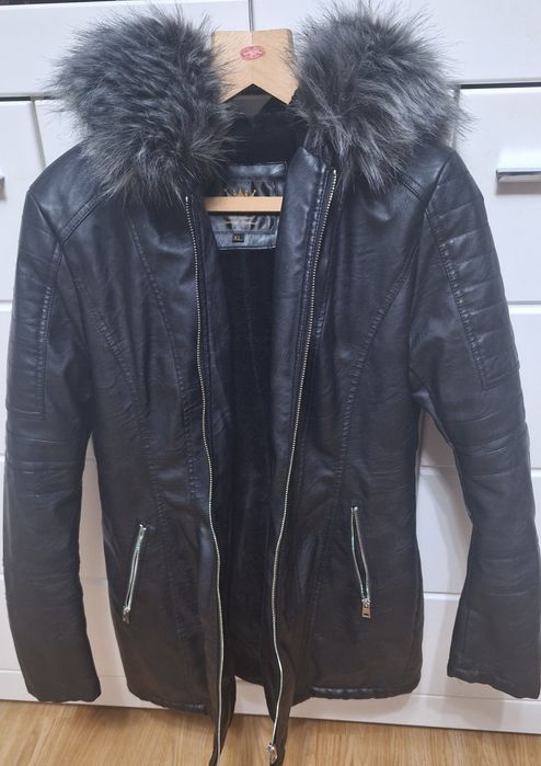 Płaszczyk zimowy czarny xl z kapturem