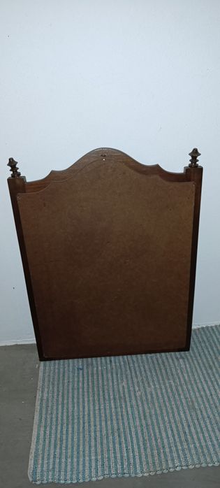 Espelho antigo com moldura em madeira