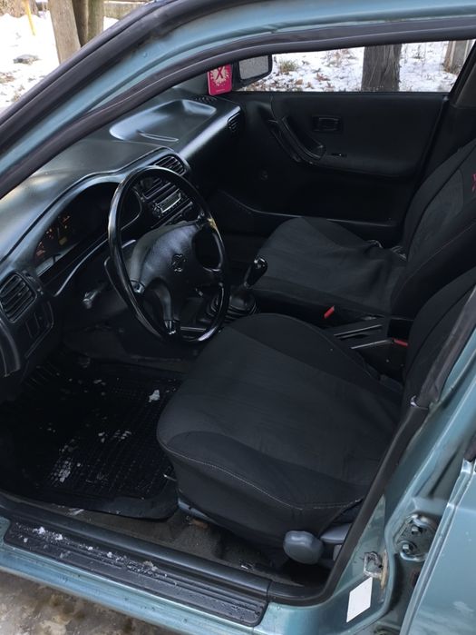 Nissan Sunny 1.4 бензин 1995 року авто в хорошому стані Санні Ніссан