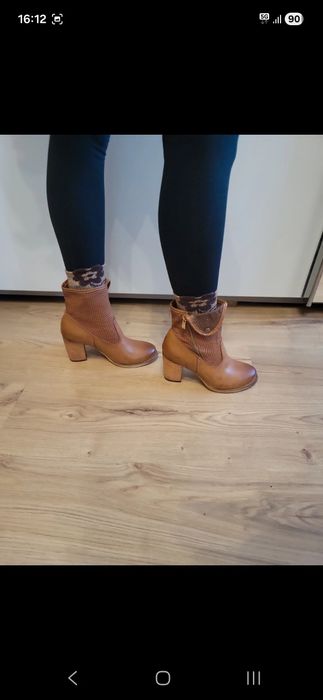 Botki na słupku r.38