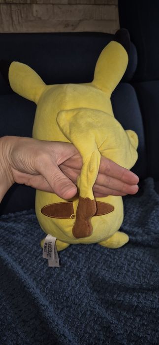 Duza maskotka swieCaca grajaca pokemon PIKATCHU 35CM