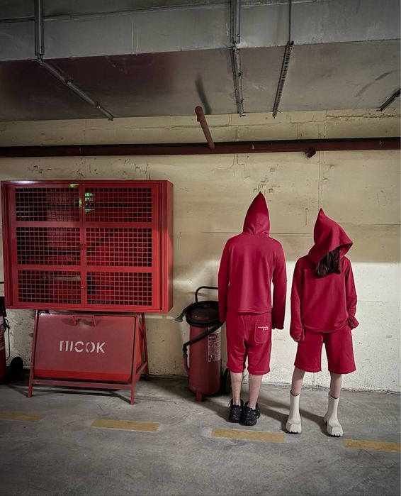 червоне худі Strella оригінал