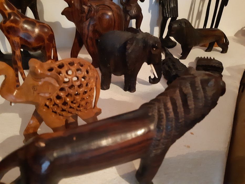 Figuras africanas em madeira pau