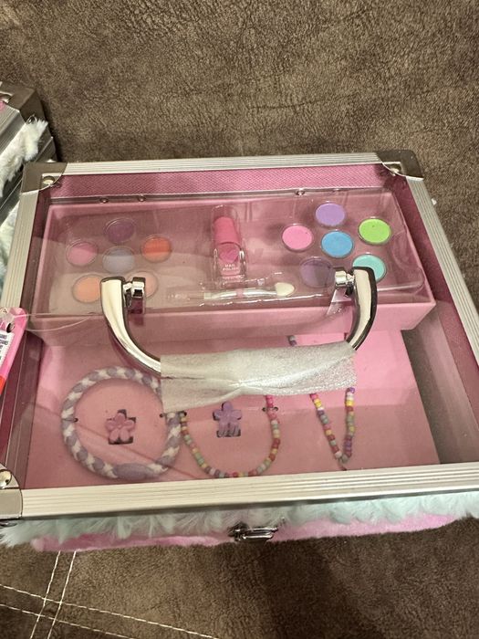 Кейс косметичка дитяча пухнаста косметика