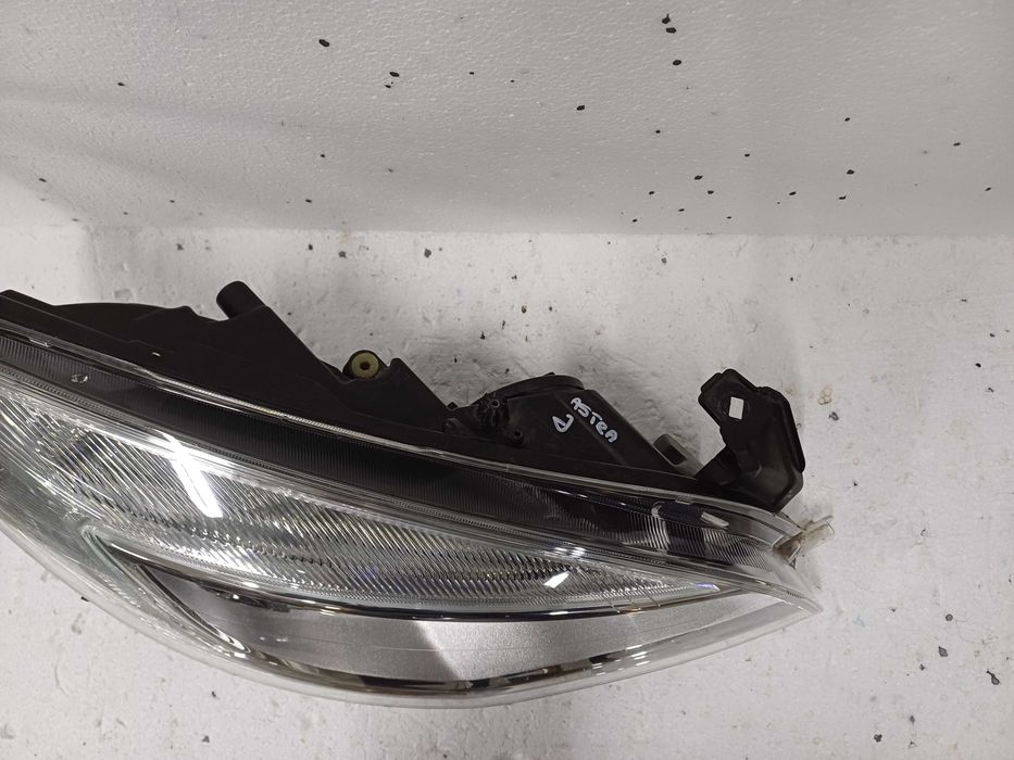 lampa prawa opel astra j 4 IV model 1325.3647 rok 09-12