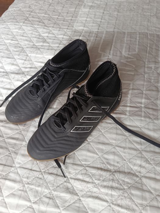 Buty piłkarskie Adidas Predator r. 35 - 36