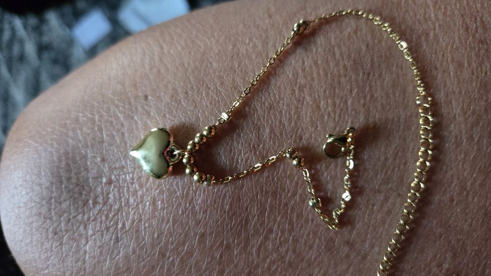 Branzoletka na nogę.