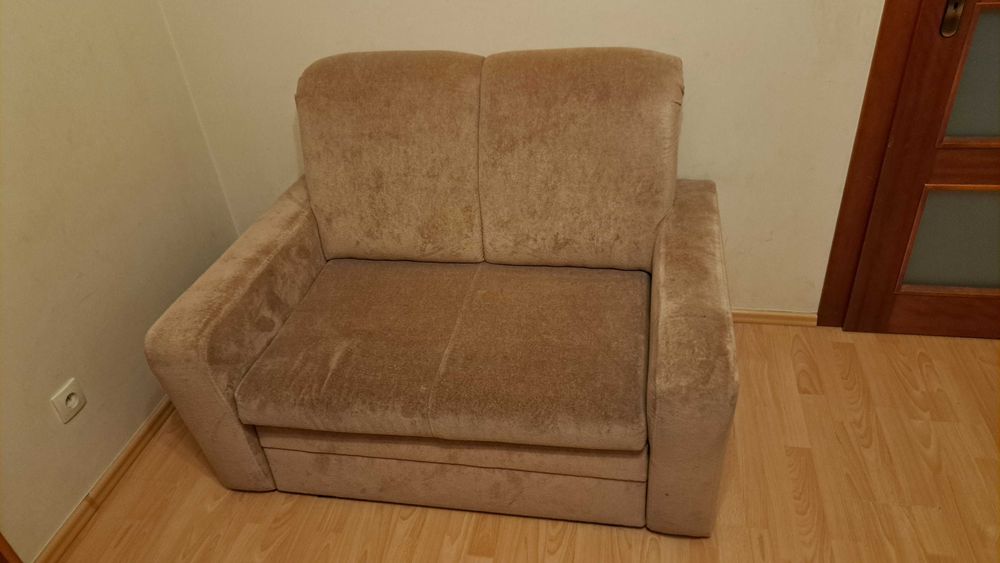Rozkładana sofa kol. beż